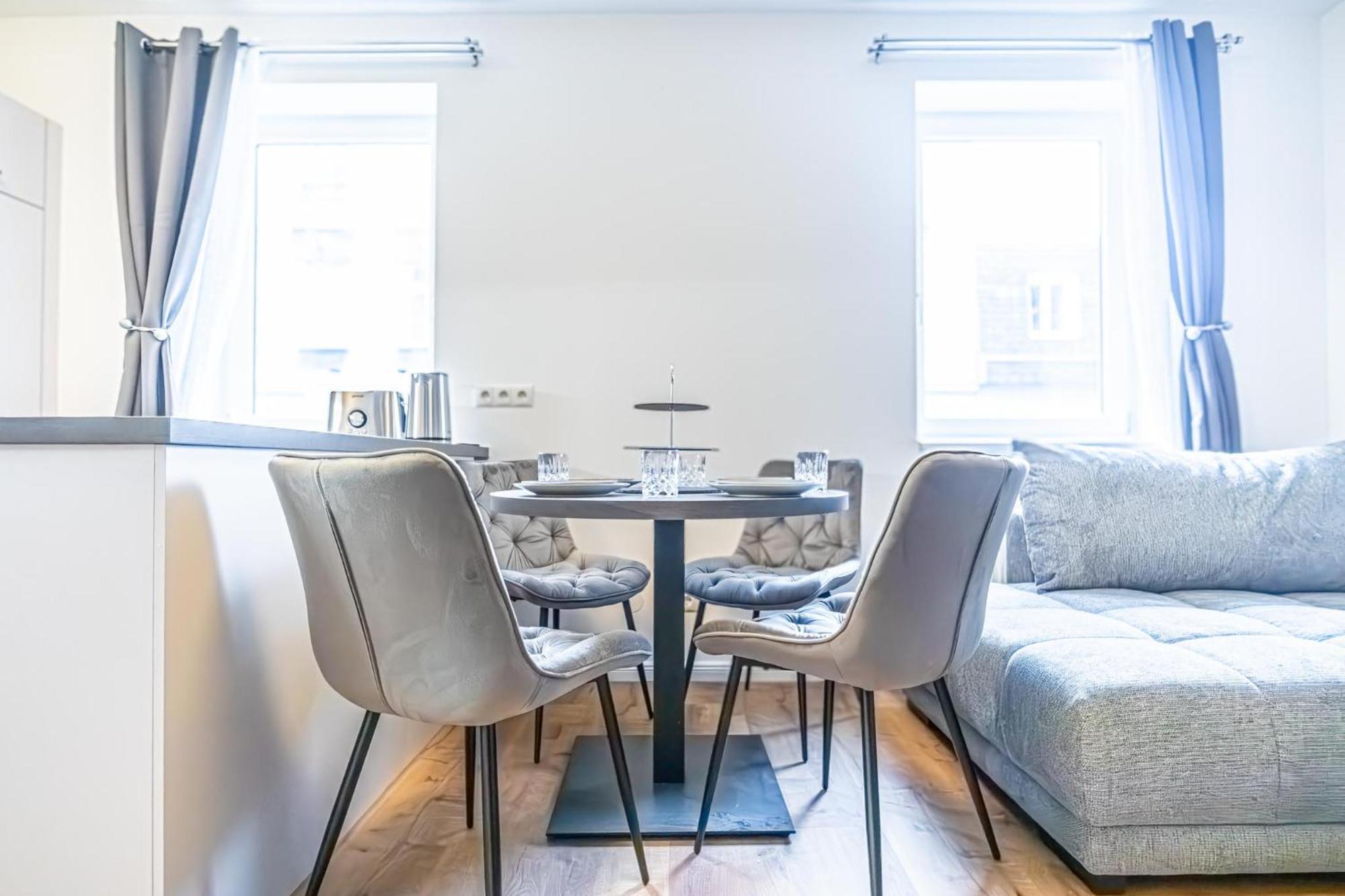 Charming 1Br And 1Lr Apt Modern Design Donaustadt Виена Екстериор снимка