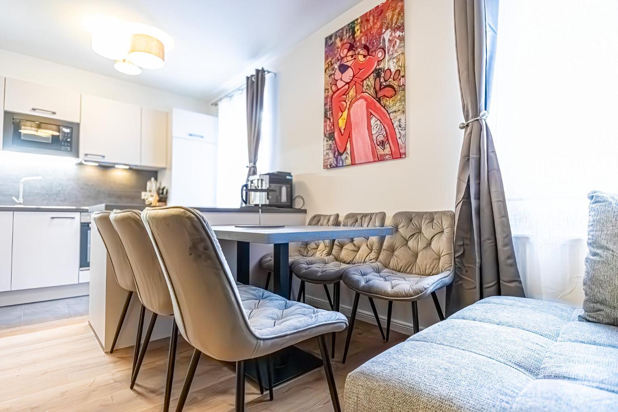Charming 1Br And 1Lr Apt Modern Design Donaustadt Виена Екстериор снимка