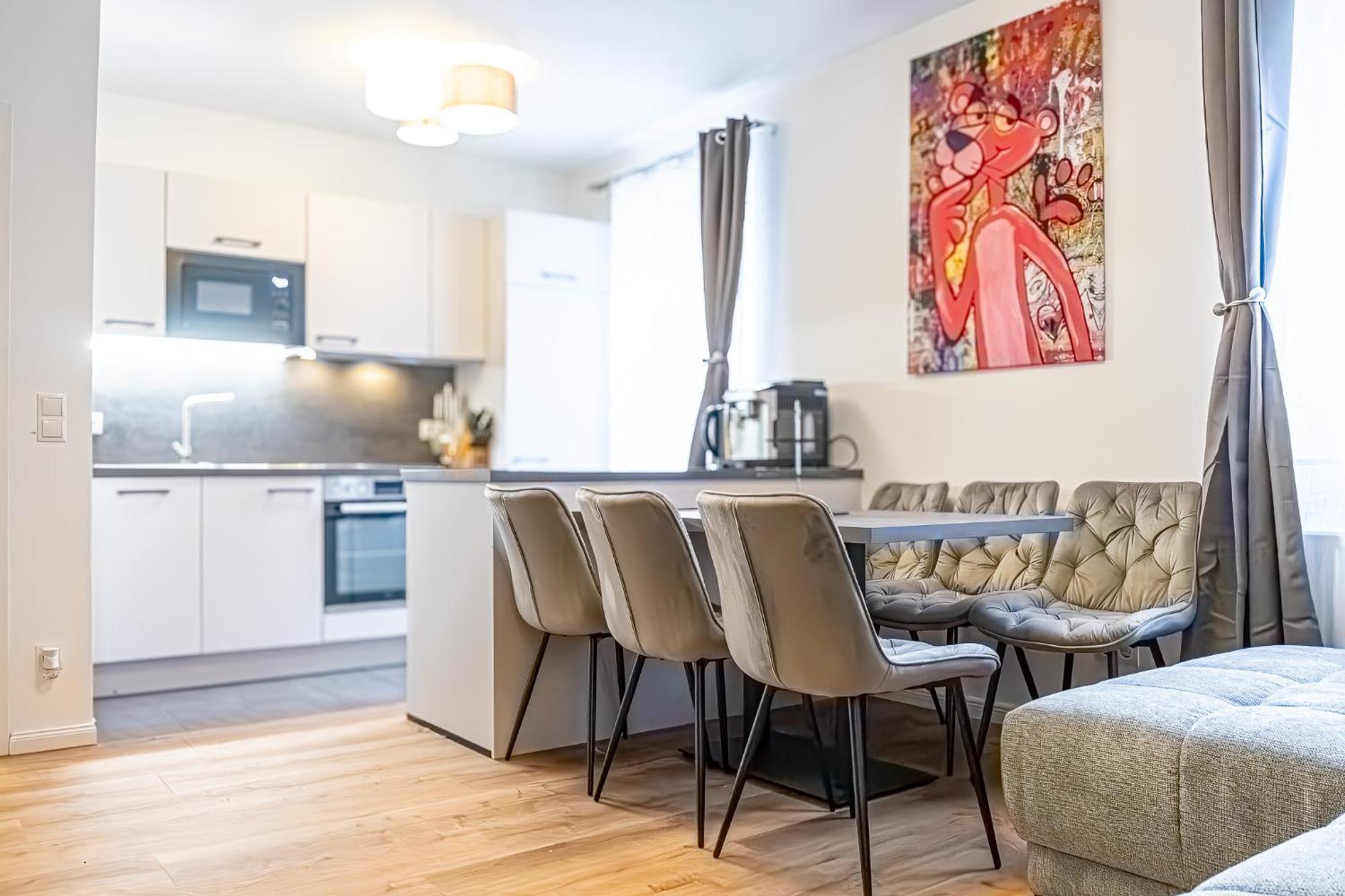 Charming 1Br And 1Lr Apt Modern Design Donaustadt Виена Екстериор снимка