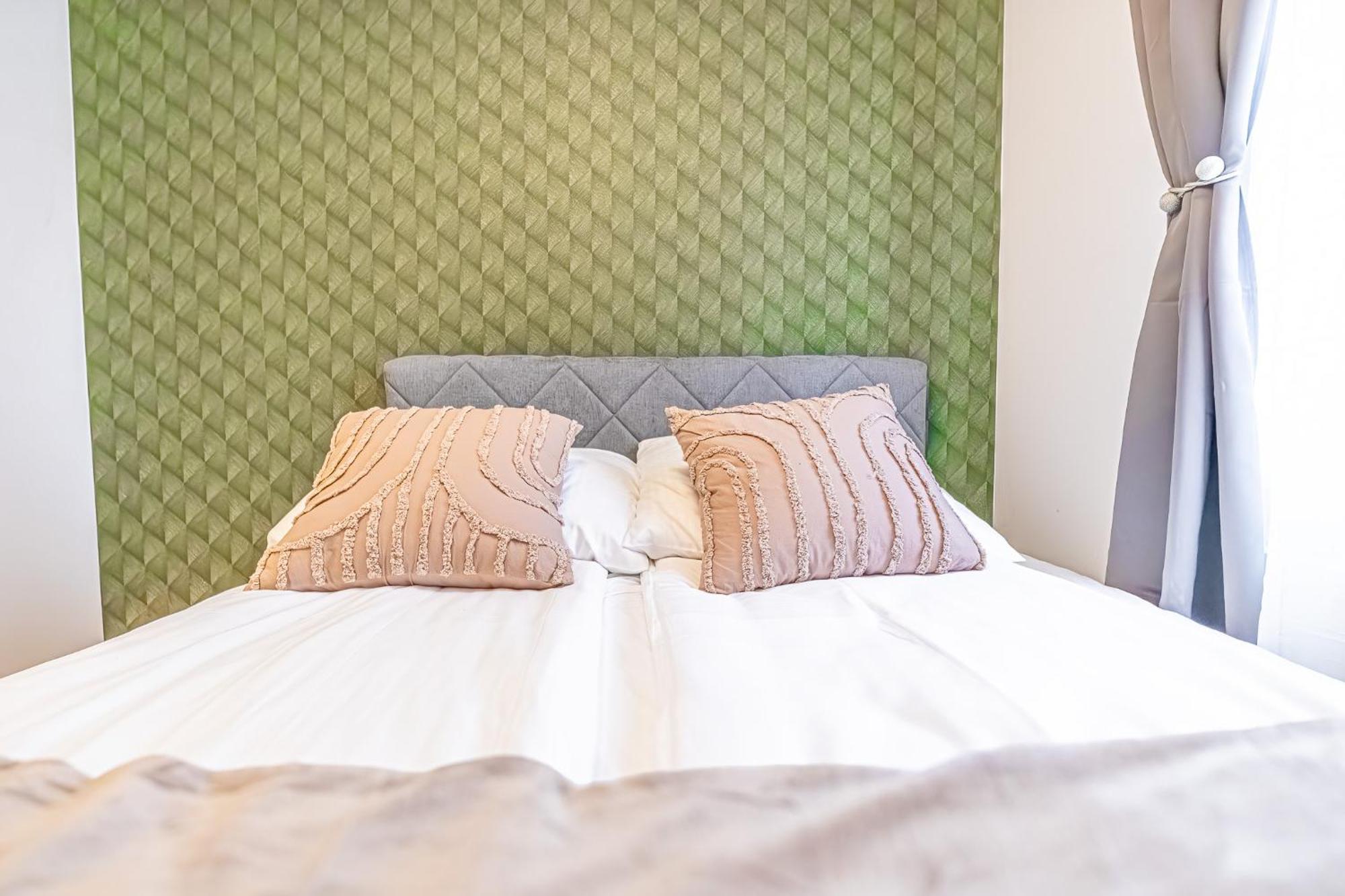 Charming 1Br And 1Lr Apt Modern Design Donaustadt Виена Екстериор снимка