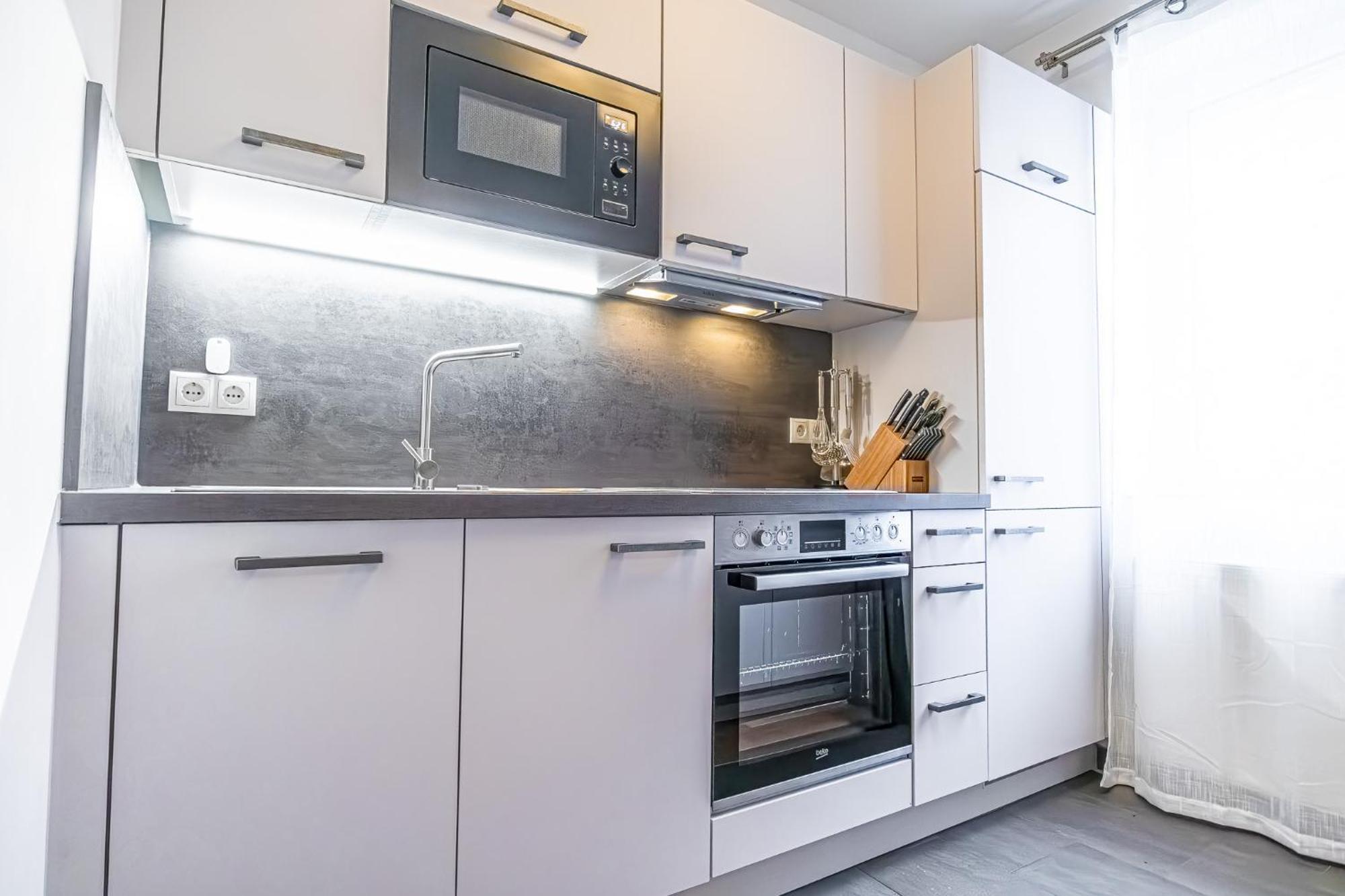 Charming 1Br And 1Lr Apt Modern Design Donaustadt Виена Екстериор снимка