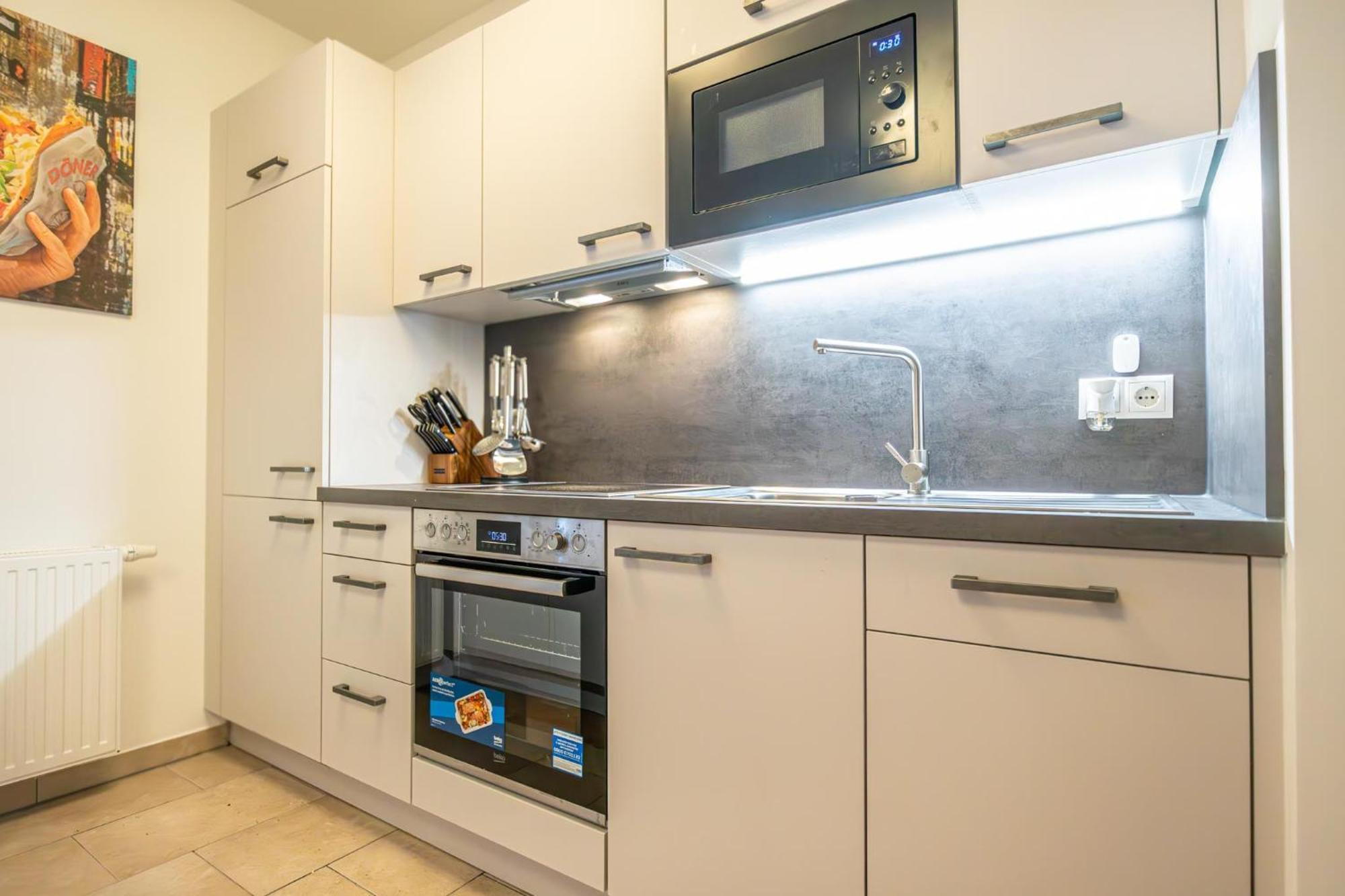 Charming 1Br And 1Lr Apt Modern Design Donaustadt Виена Екстериор снимка