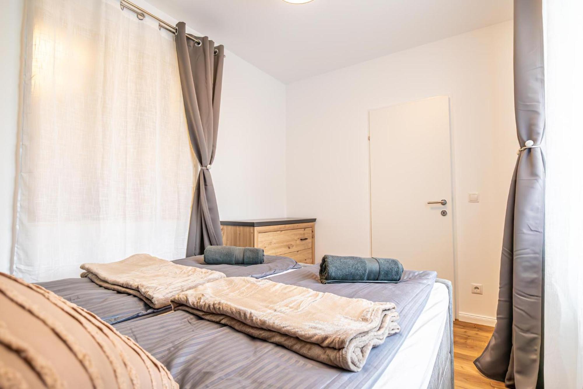 Charming 1Br And 1Lr Apt Modern Design Donaustadt Виена Екстериор снимка