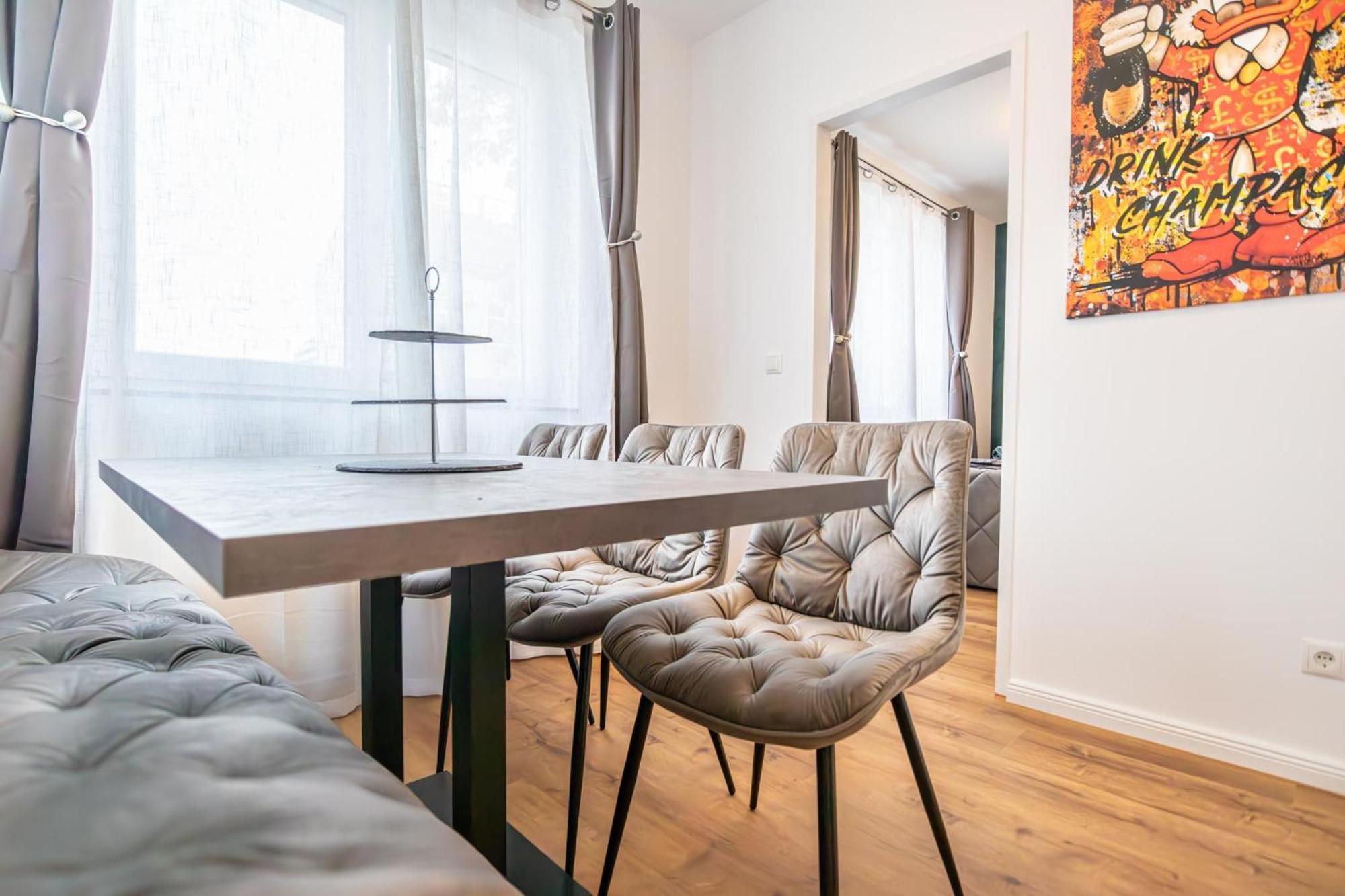 Charming 1Br And 1Lr Apt Modern Design Donaustadt Виена Екстериор снимка