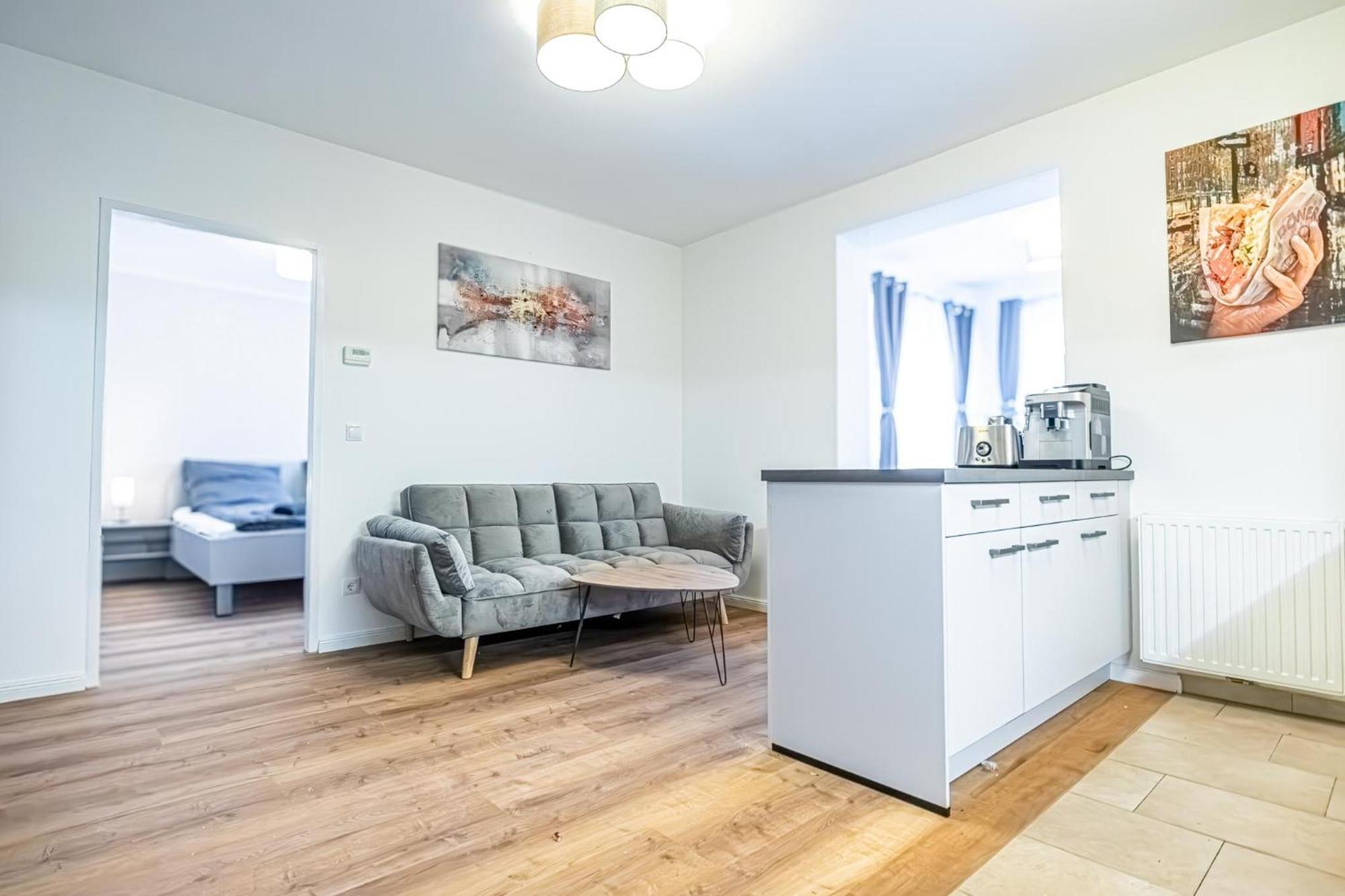 Charming 1Br And 1Lr Apt Modern Design Donaustadt Виена Екстериор снимка