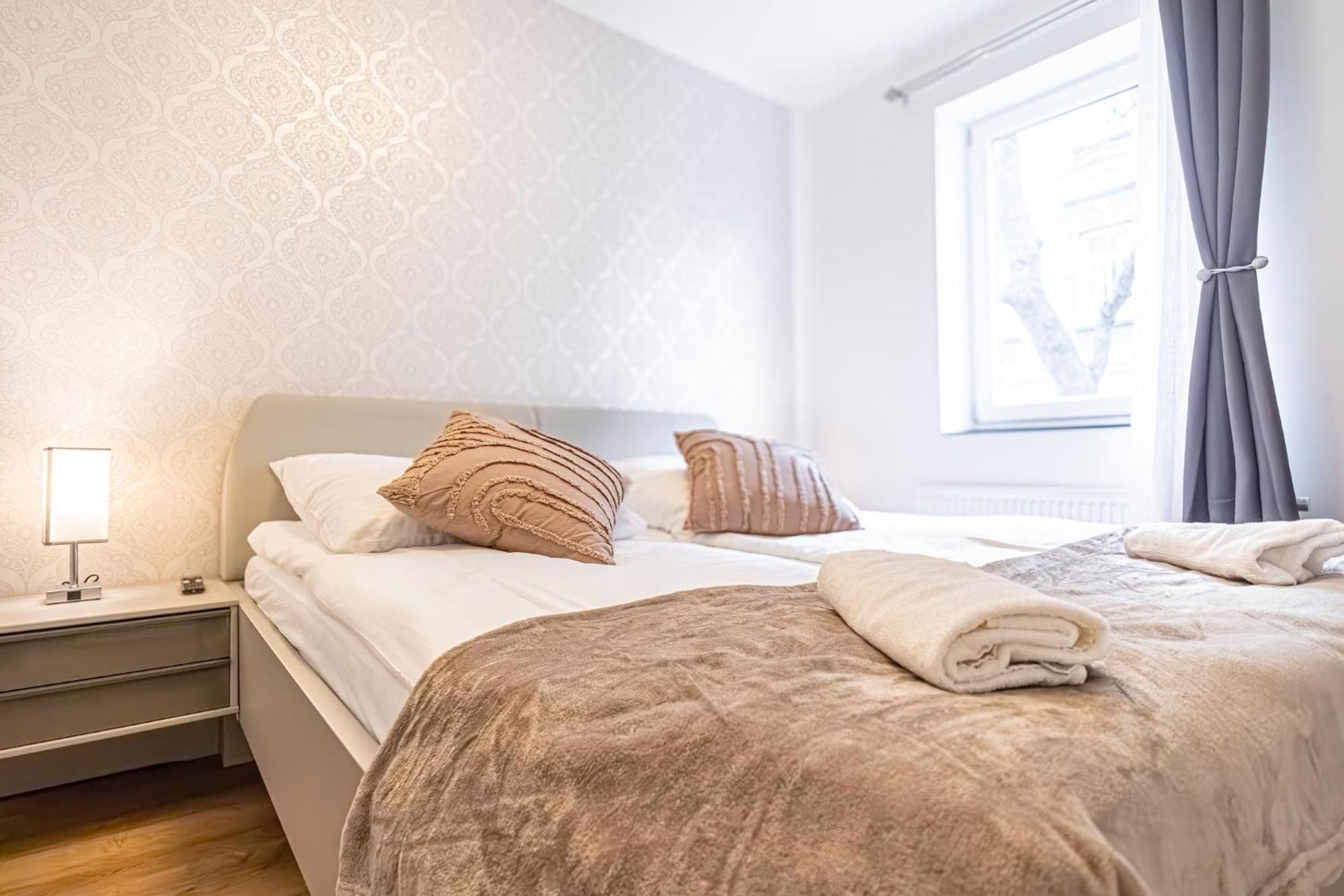 Charming 1Br And 1Lr Apt Modern Design Donaustadt Виена Екстериор снимка
