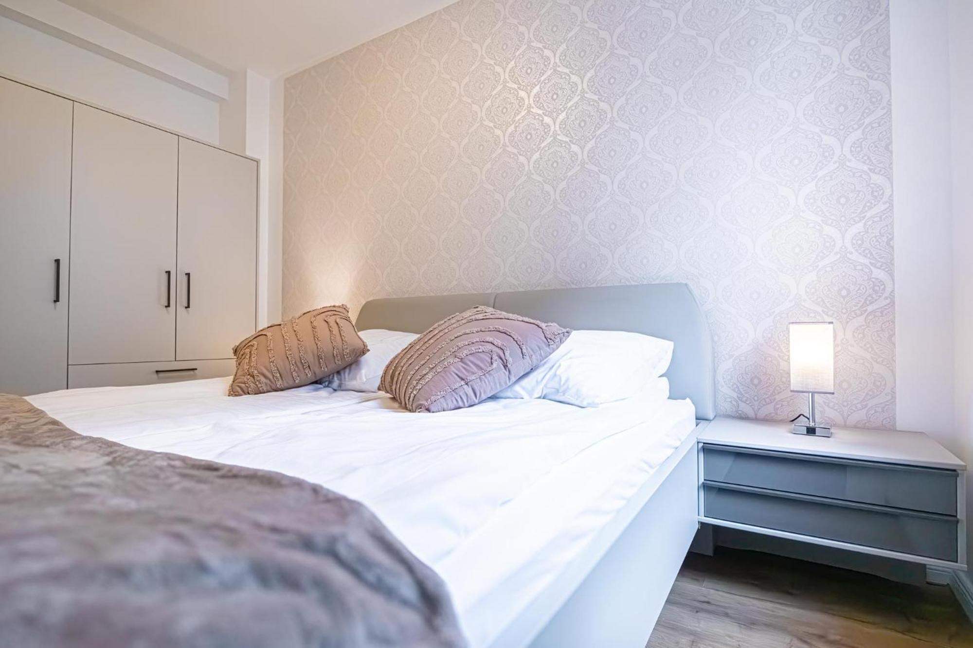 Charming 1Br And 1Lr Apt Modern Design Donaustadt Виена Екстериор снимка
