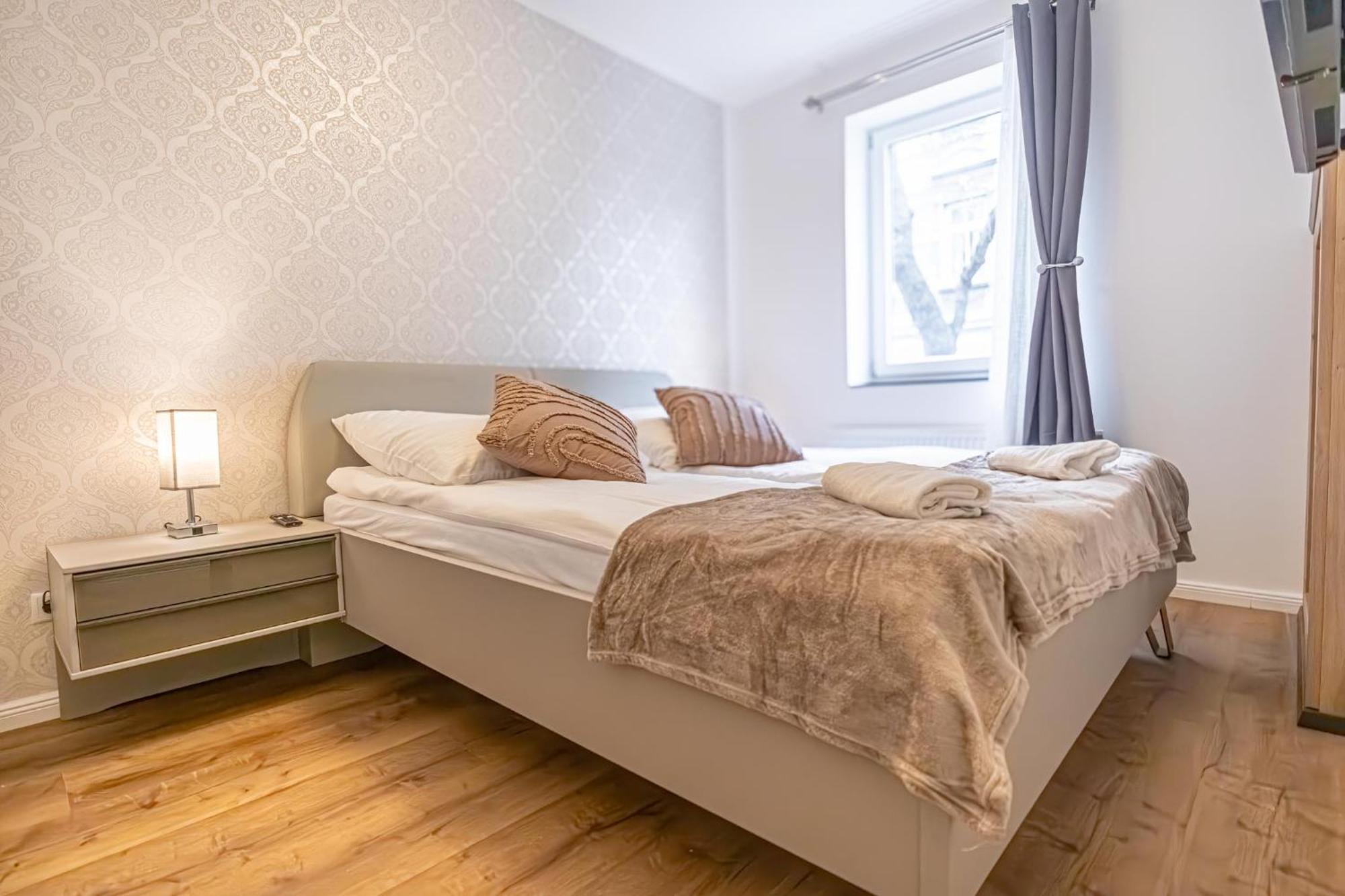Charming 1Br And 1Lr Apt Modern Design Donaustadt Виена Екстериор снимка