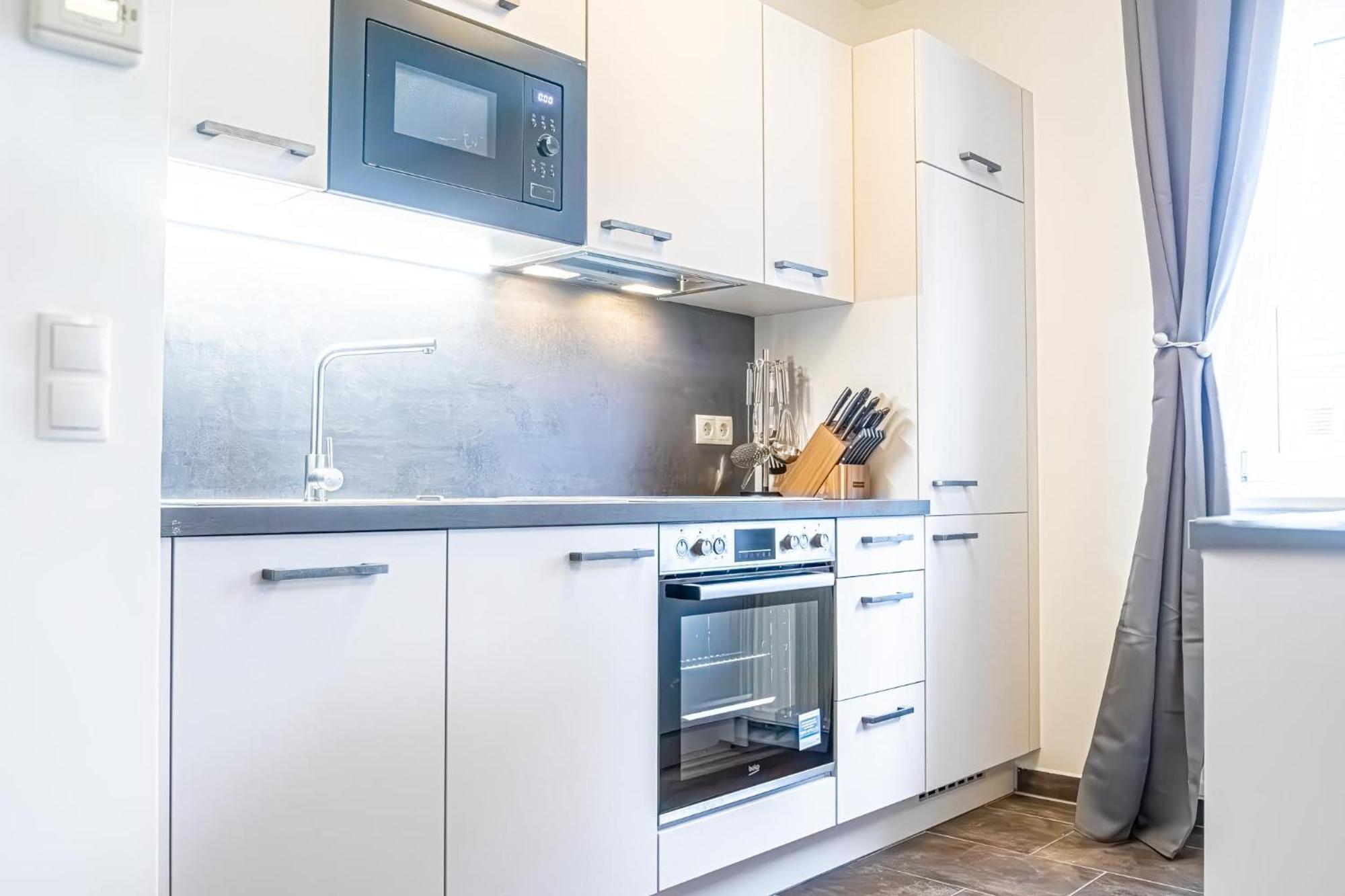 Charming 1Br And 1Lr Apt Modern Design Donaustadt Виена Екстериор снимка