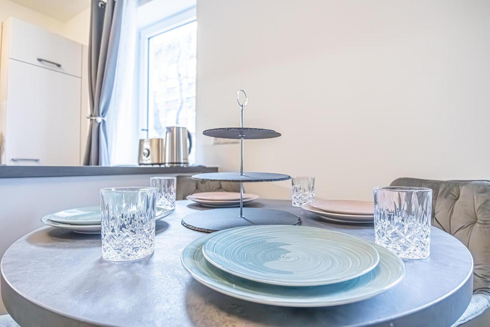 Charming 1Br And 1Lr Apt Modern Design Donaustadt Виена Екстериор снимка