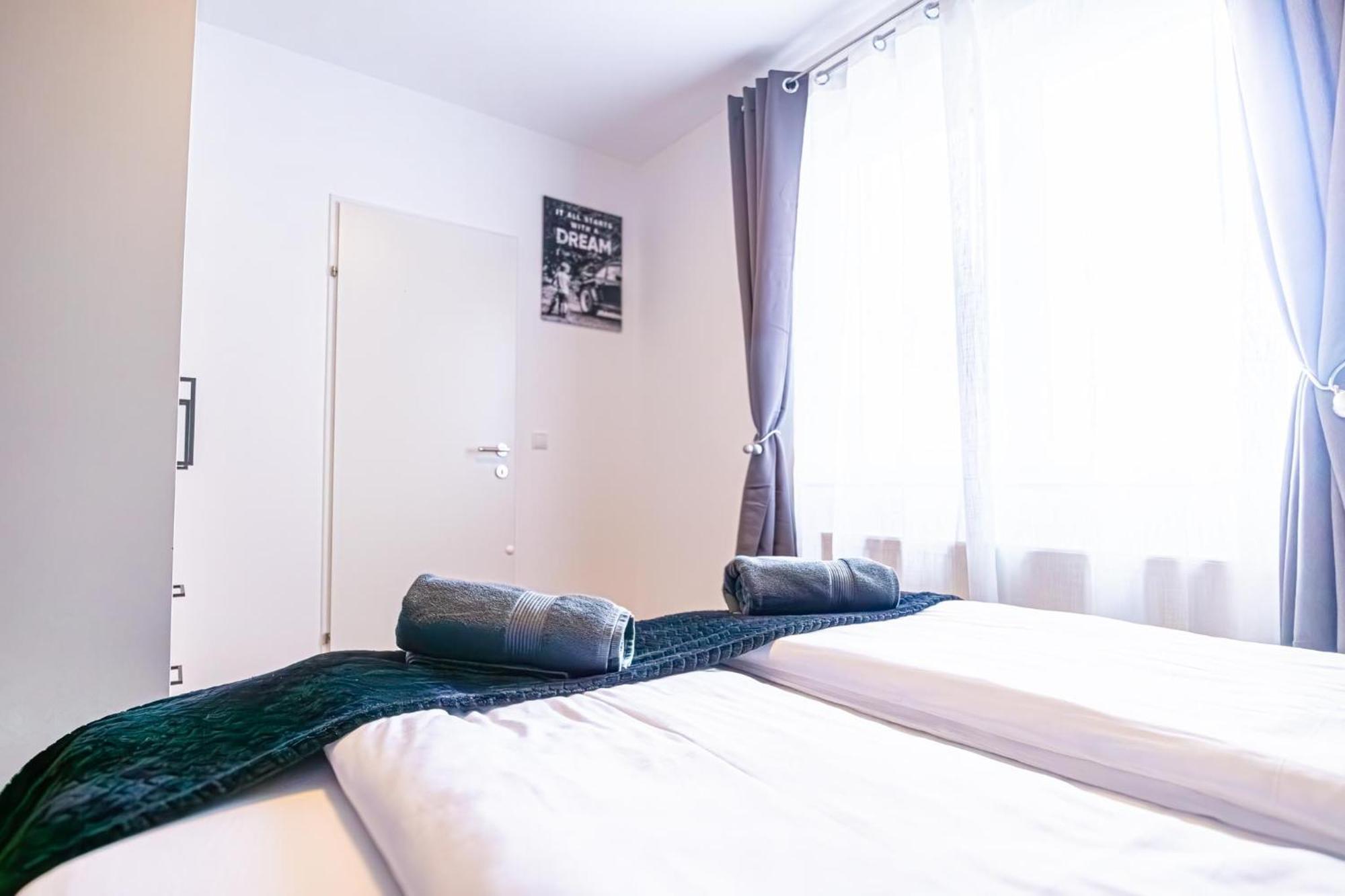 Charming 1Br And 1Lr Apt Modern Design Donaustadt Виена Екстериор снимка